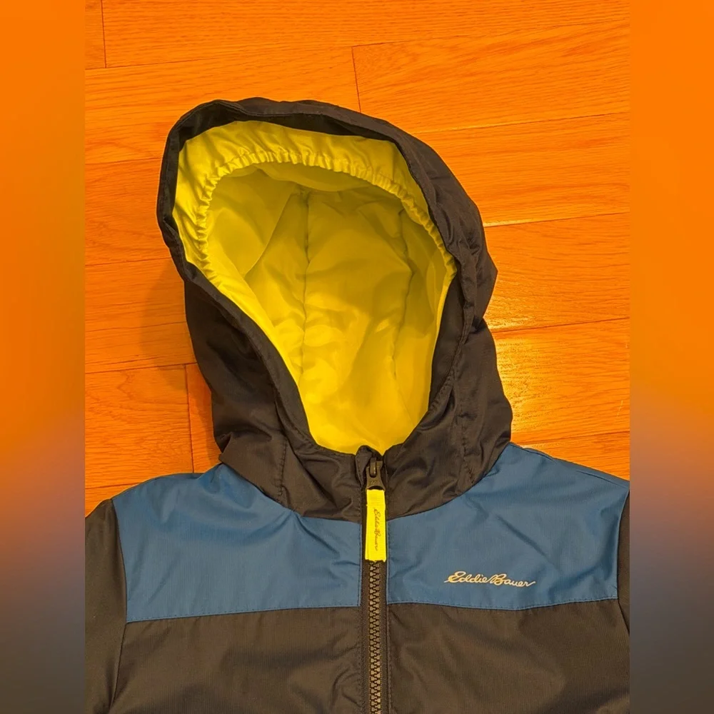 Eddie Bauer Snowsuit 4T Only worn twice. - Picture 3 of 10